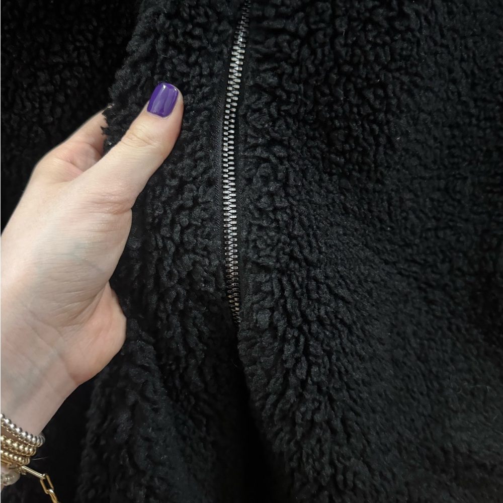 LULULEMON Cinchable Fleece Zip-Up Jacket in Black - Womens 10 - Picture 5 of 9